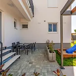 1 Bedroom Lovely In