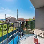 Apartment 1 Bedroom Lovely In *