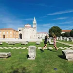 Apartman 1 Bedroom Lovely In