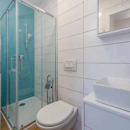 Апартаменты Awesome In With Swimming Pool