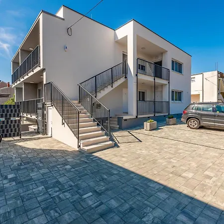 Апартаменты Awesome In With Swimming Pool *